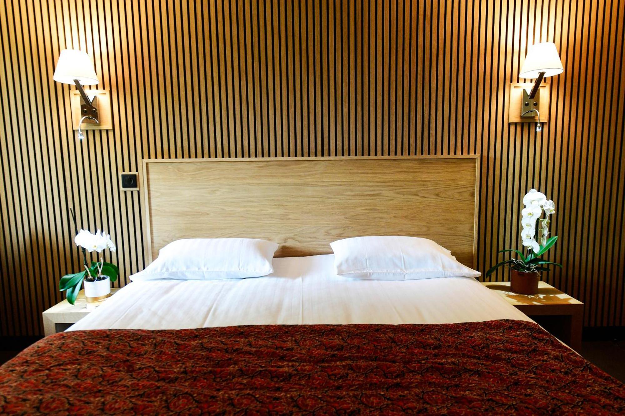Des Aigras - & Restaurant De Charme En Provence Hotel 3*
