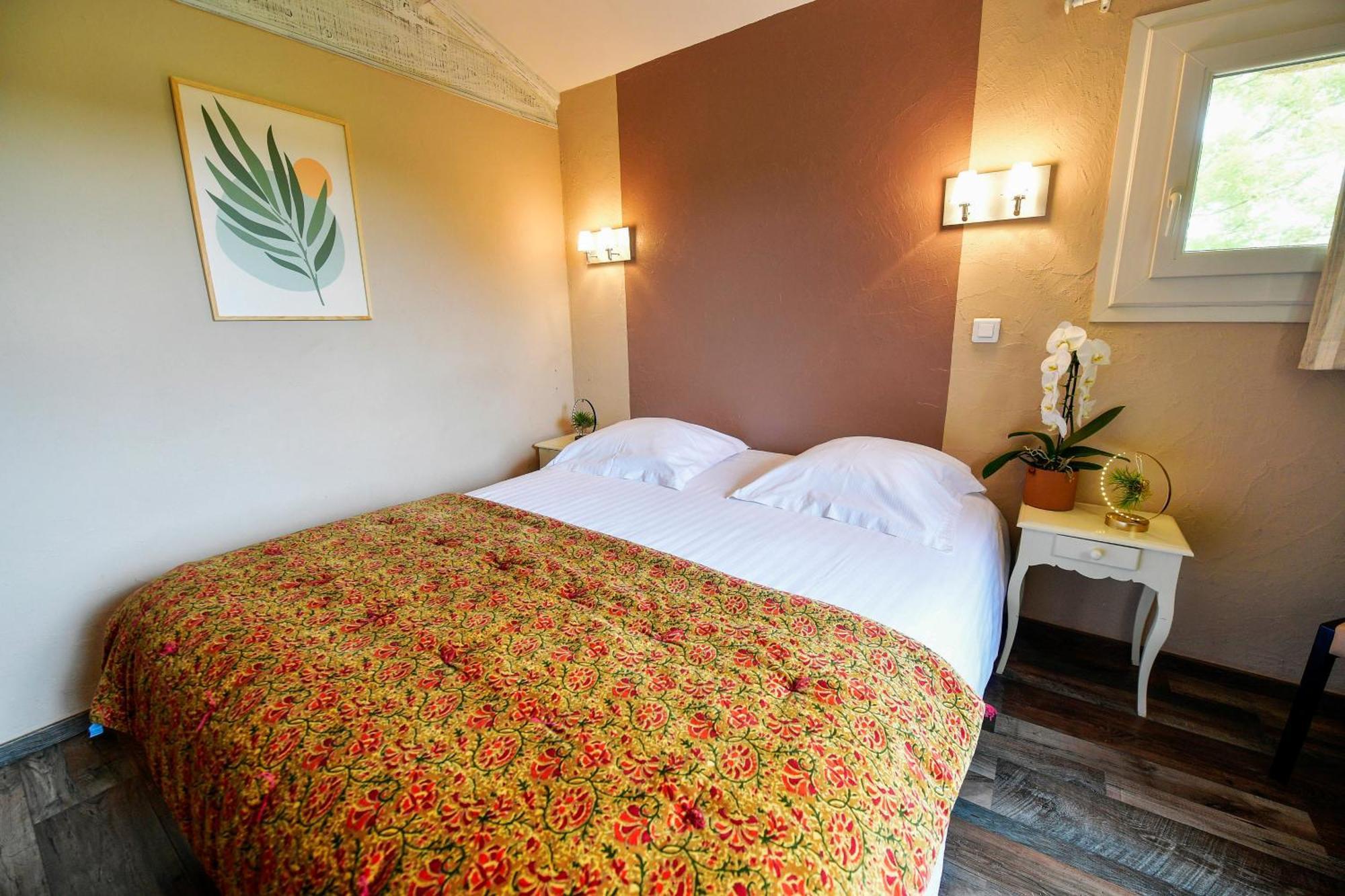Des Aigras - & Restaurant De Charme En Provence 3*
